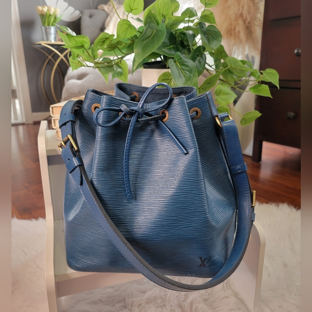 Authentic Vintage Louis Vuitton Blue Epi Bucket Noe